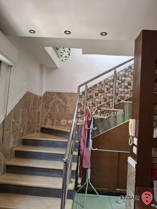 فيلا دوبلكس مساحة 200م على أرض 250م للبيع في عمان - طبربور 