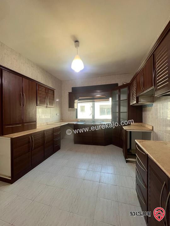 شقة طابق ثالث مساحة 100م للايجار في عمان - تلاع العلي 