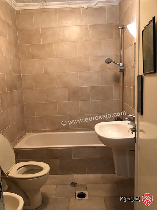 شقة مفروشة مساحة 124م طابق ثالث للبيع في عمان - تلاع العلي 