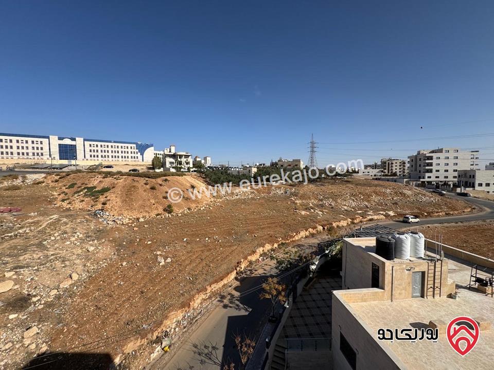 شقة طابق ثالث دوبلكس مساحة 212م مع تراس خارجي 40م للبيع في عمان - البنيات 