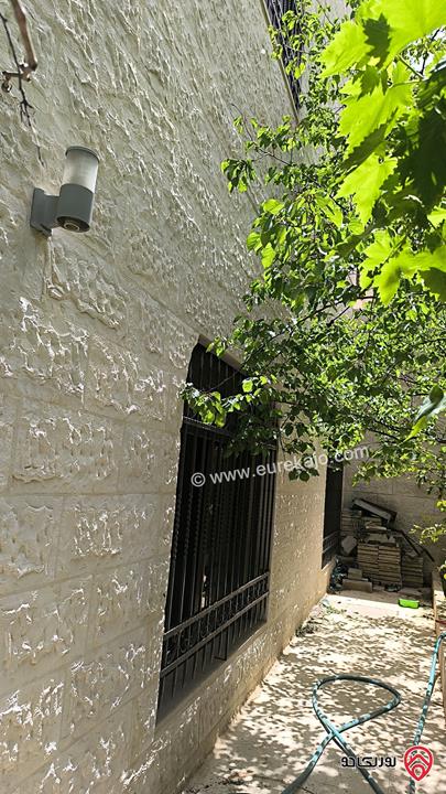 منزل مستقل مساحة 670م على أرض 501م للبيع في عمان - حي عدن شارع الرحاب 
