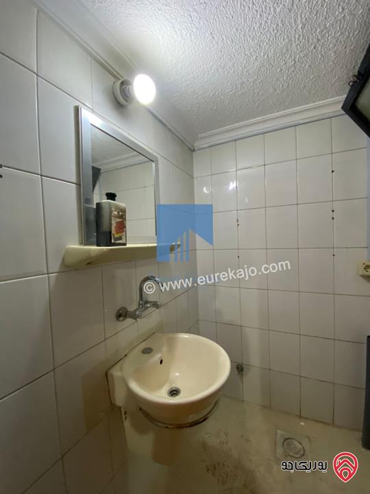 شقة مميزة طابق ارضي معلق 135م تشطيب سوبر ديلوكس للبيع في عمان - خلدا