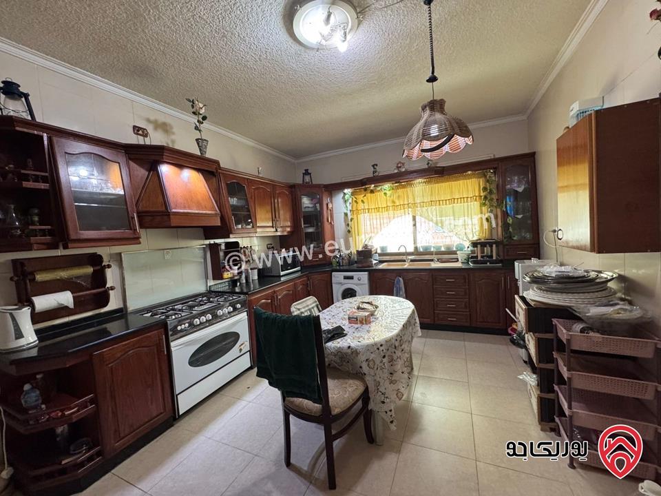 شقة شبه أرضية مساحة 244م للبيع في عمان - المدينة الرياضية