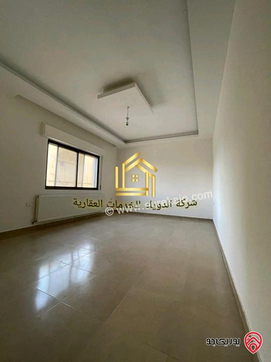 شقة مساحة 186م طابق ثالث للايجار في عمان - ام السماق 