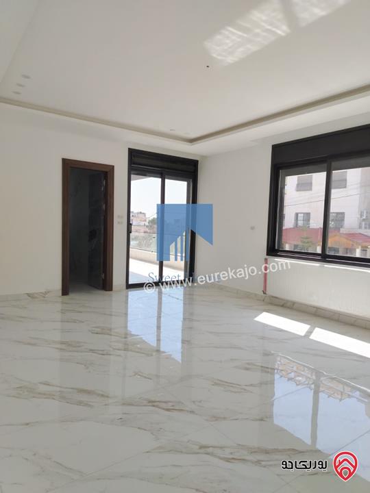 شقة فاخرة للبيع في عمان خلدا  - خلف المستشفى السعودي ومقابل ميداس طابق ثاني 217م لم تسكن بسعر مغري