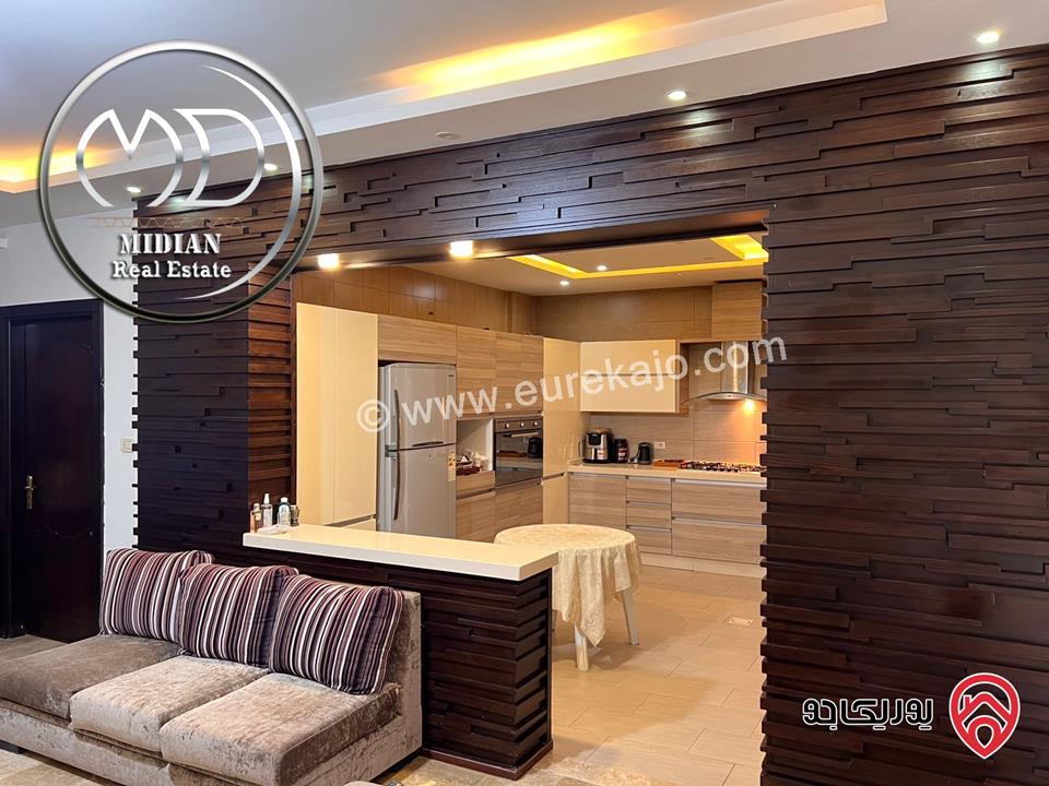 شقة ارضية للبيع في عمان - ام السماق مساحة 310م مع تراسات و حدائق 250م تشطيبات و ديكورات عصرية فاخرة جداً