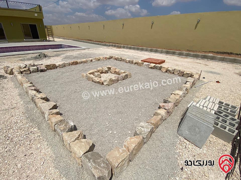 مزرعة مساحة الأرض 3427م والبناء 155م للبيع في المفرق - بلعما	