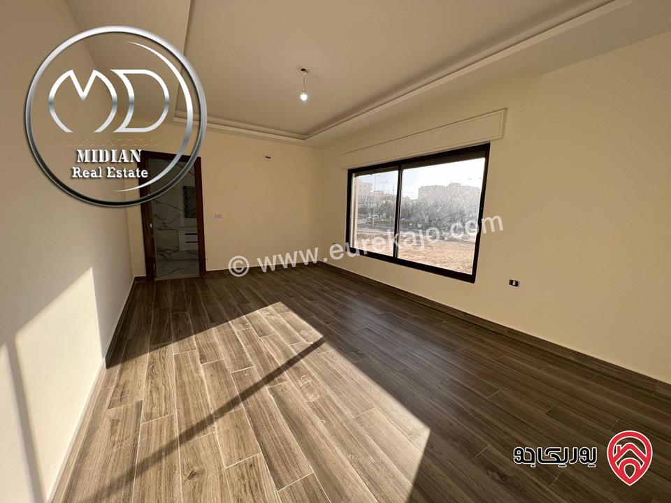 شقة دوبلكس طابق اخير مع روف مساحة 255م للبيع في عمان - عبدون