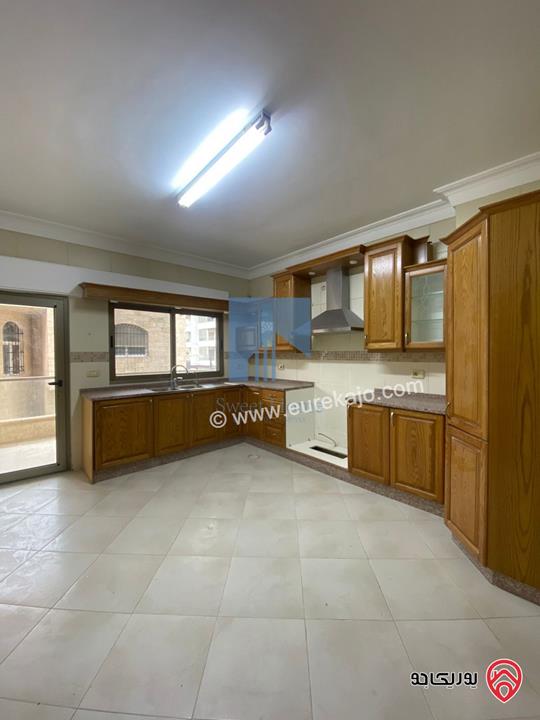 شقة فاخرة طابق اول 172م تشطيب سوبر ديلوكس للبيع في عمان - خلدا - العوجانية