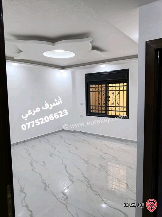 شقة شبه أرضية مساحة 140م داخلي و 70م خارجي للبيع في الزرقاء الجديدة