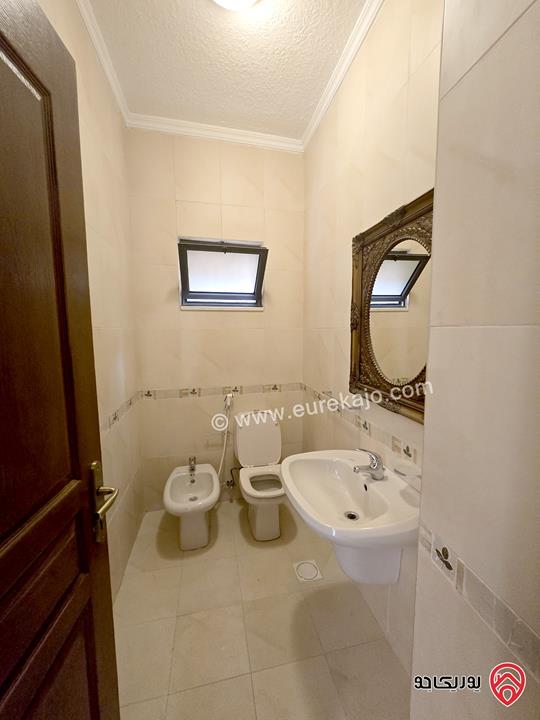 شقة طابق ثاني مساحة 190م للبيع في عمان - الشميساني