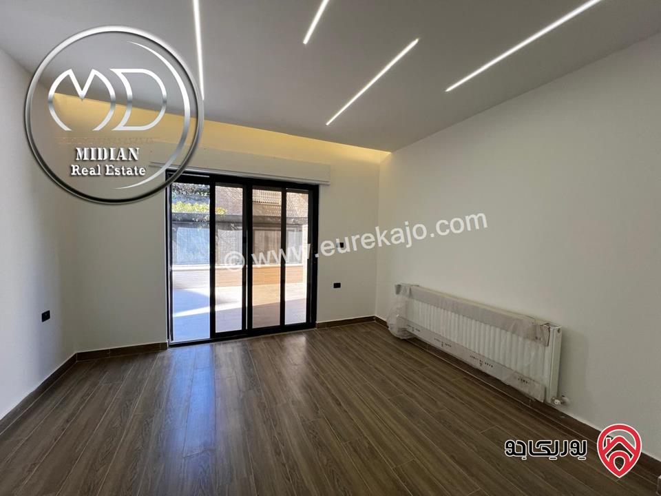 شقق جديدة للبيع في عمان - حنو الصويفية مساحة 180م تشطيبات و ديكورات فاخرة اطلالة رائعة بسعر مميز . 