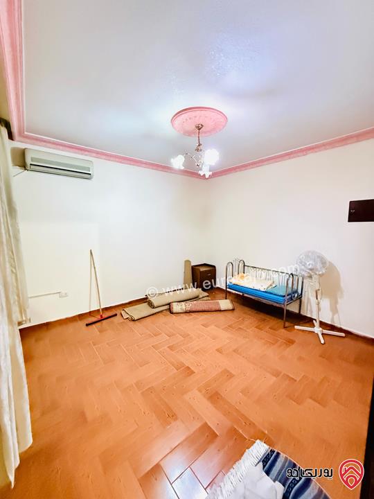 شقة طابق ثالث مساحة 150م للبيع في عمان - طبربور