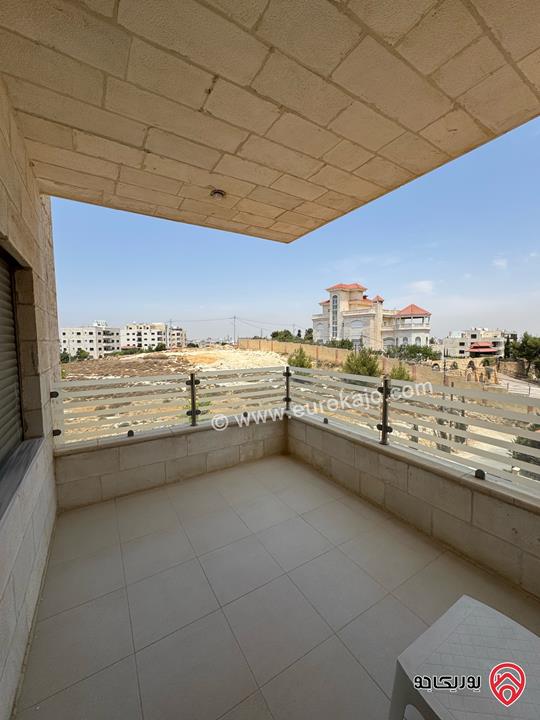 شقة طابق اخير مساحة 187م مع رووف منفصل 48م وترس 110م للبيع في عمان - مرج الحمام