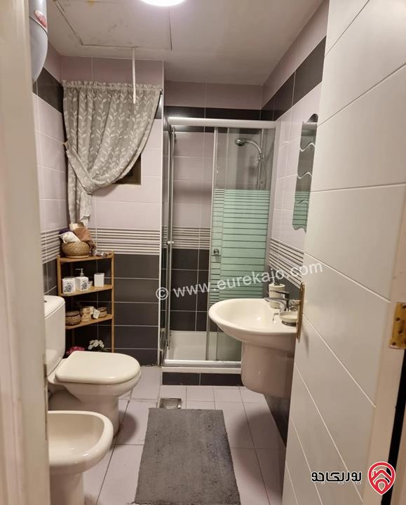 شقة مفروشة طابق أول مساحة 100م للايجار في عمان - السابع