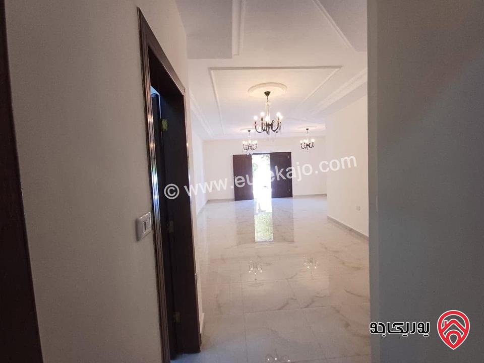 شقة أرضية مساحة 180م للإيجار مجددة سوبر ديلوكس في عمان - خلدا