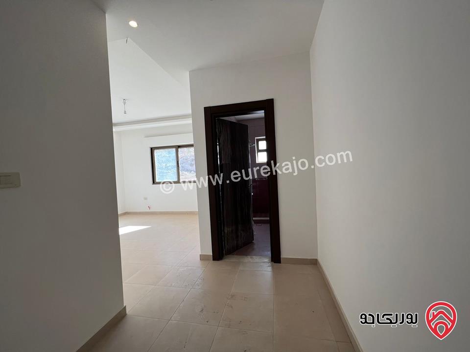 شقة مساحة 159م طابق ثاني للبيع في عمان - أبو نصير 