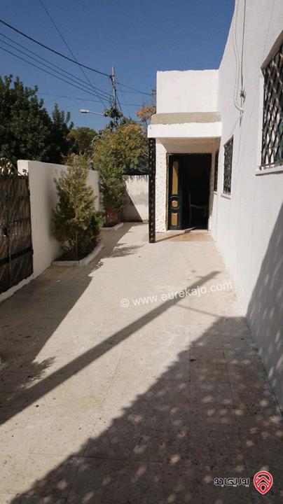 بيت مستقل مساحة 237م على أرض 417م للبيع في عمان - عين الباشا 