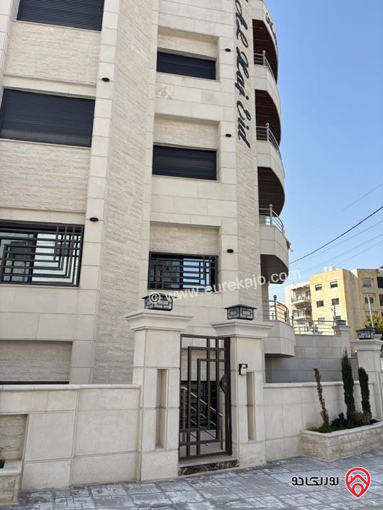 شقة جديدة ومميزة سوبر ديلوكس طابق أول مساحة 130م للبيع في عمان - ابو نصير 