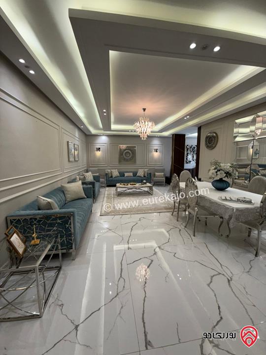 شقة شبه ارضية مساحة 210م داخلي و 180م خارجي لم تسكن للايجار مفروشة في عمان - خلدا