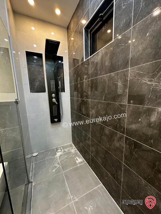 شقة طابق ثالث مساحة 150م مع روف 50م و تراس 50م للبيع في عمان - البيادر