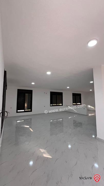 فيلا مستقلة فاخرة مساحة 340م على أرض 500م للبيع جديدة لم تسكن في عمان - ناعور