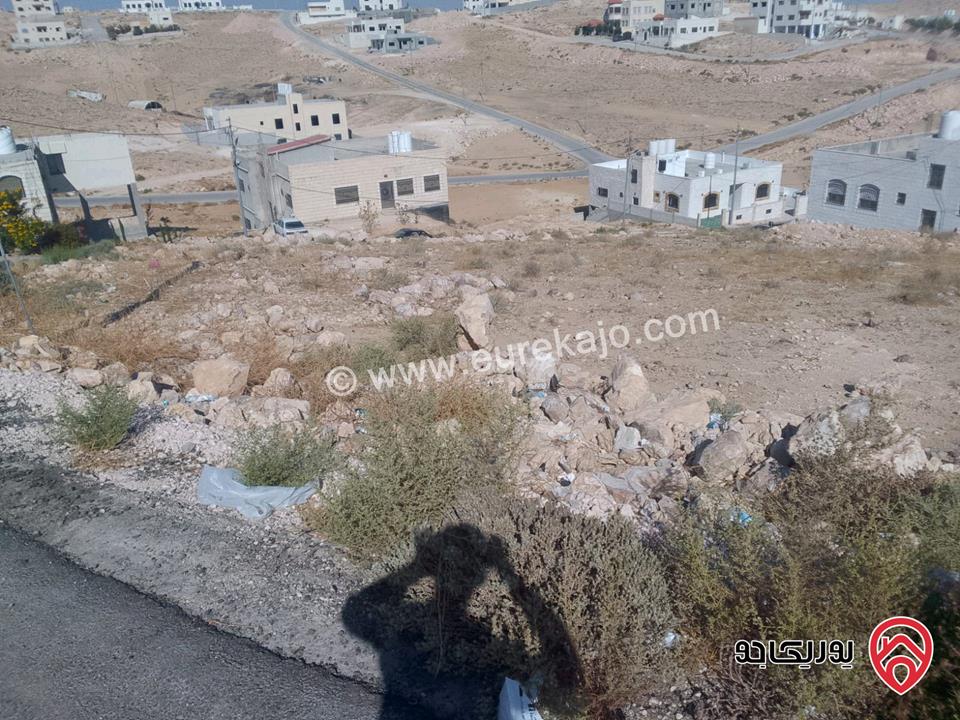 ارض تجارية مساحة 600م على شارعين للبيع في الزرقاء - البتراوي