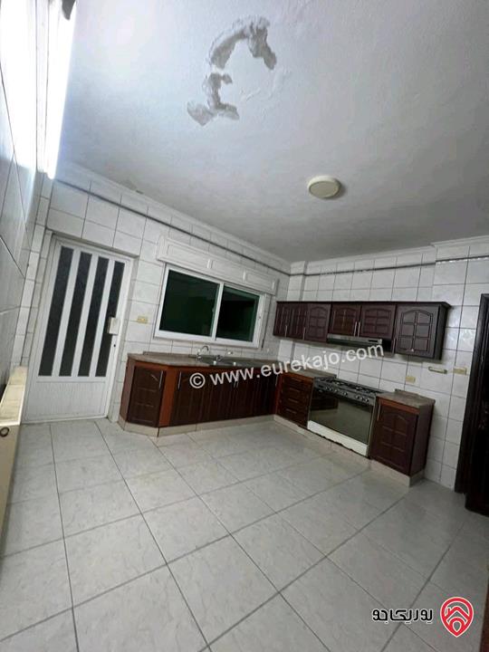 شقة فارغة مساحة 160م طابق ثالث للايجار في عمان - أم السماق