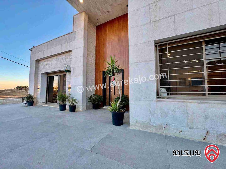 فيلا طابقين مساحة 400م على أرض 760م + بركة سباحة للبيع في عمان - مرج الحمام البحاث