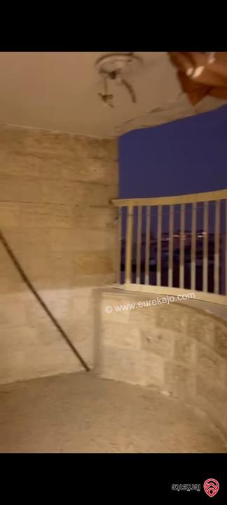 شقة مساحة 120م طابق ثالث للايجار في اربد - شارع الجامعة بموقع حيوي