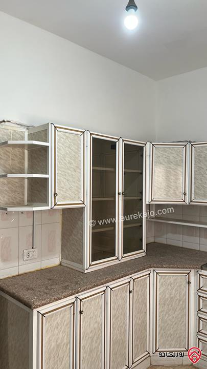 عمارة بسعر شقة مكونة من طابقين على أرض 152م، بالإضافة إلى تسوية تصلح للاستثمار و للعائلات للبيع في الرصيفة