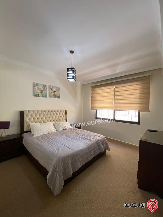 شقة طابق شبه ارضي مساحة 200م داخلي و 70م خارجي للبيع مفروشة في عمان - عبدون