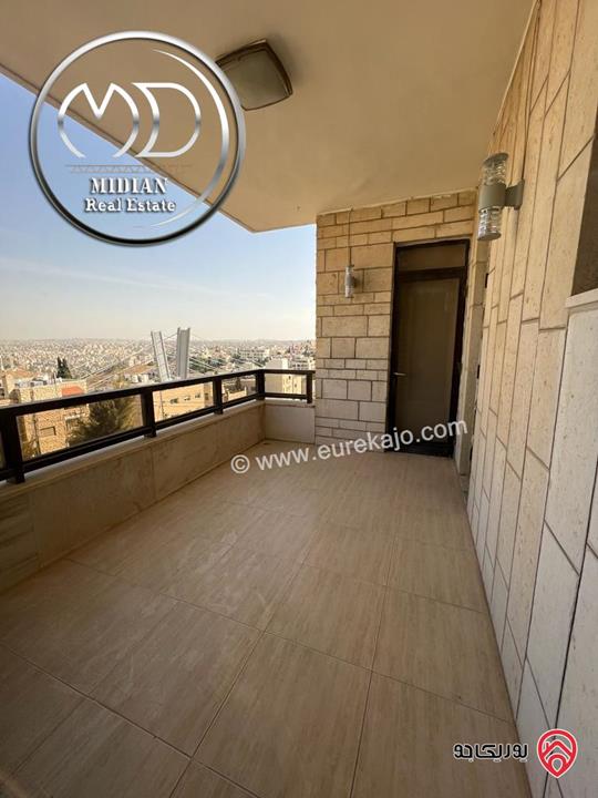 شقة طابقية فارغة للايجار في عمان - جبل عمان مساحة 320م طابق ثاني اطلالة جميلة تشطيبات سوبر ديلوكس