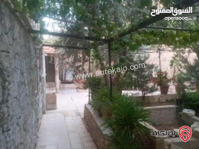 شقة طابق ارضي مميزة مساحة 250م عبارة عن شقتين مفتوحات على بعض للبيع في الزرقاء الجديدة