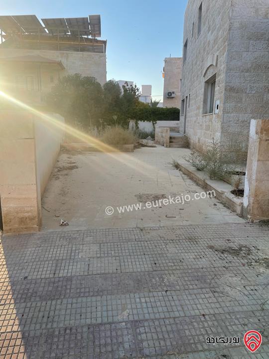 فيلا دوبلكس متلاصقة طابقين مساحة 211م على أرض 275م للبيع في الزرقاء - مدينة الشرق
