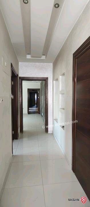 شقة طابق ثالث مساحة 173م للبيع في عمان -  عرجان  موقع مميز   