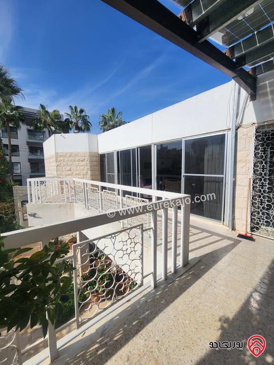 فيلا راقية مساحة 520م على أرض 830م للبيع في عمان - أم أذينة