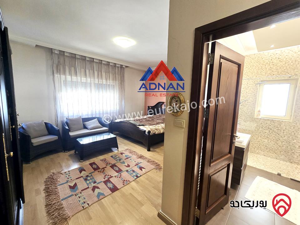 شقة فخمة طابق ثاني مساحة 222م مطلة للبيع في عمان - الرابية