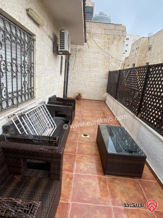 شقة مساحة 318م طابق ثالث للبيع في عمان - الرابية 