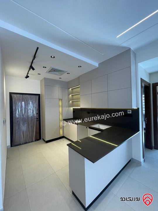 شقة مفروشة جديدة طابق أرضي مساحة 81م للبيع في عمان - الصويفية