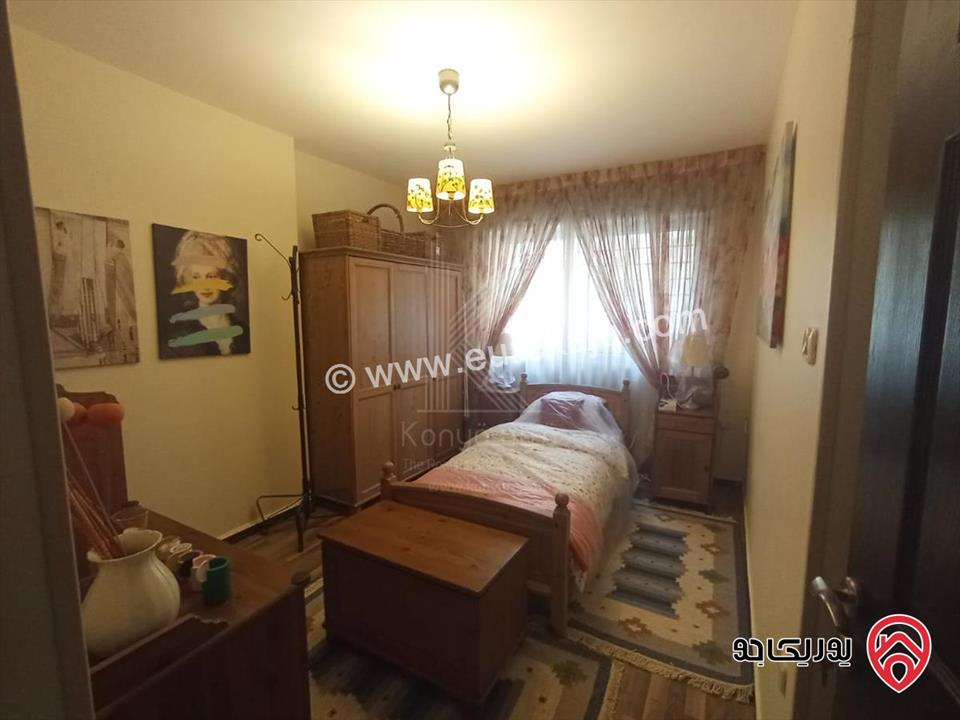 شقة فاخرة مفروشة مساحة 78م داخلي و 150م خارجي للايجار في عمان - دير غبار