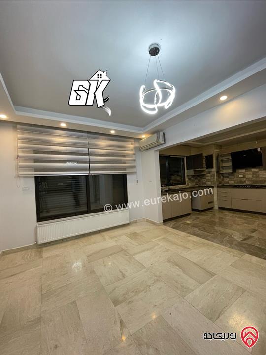 شقة فارغة مساحة 200م طابق ثاني للإيجار في عمان - خلدا