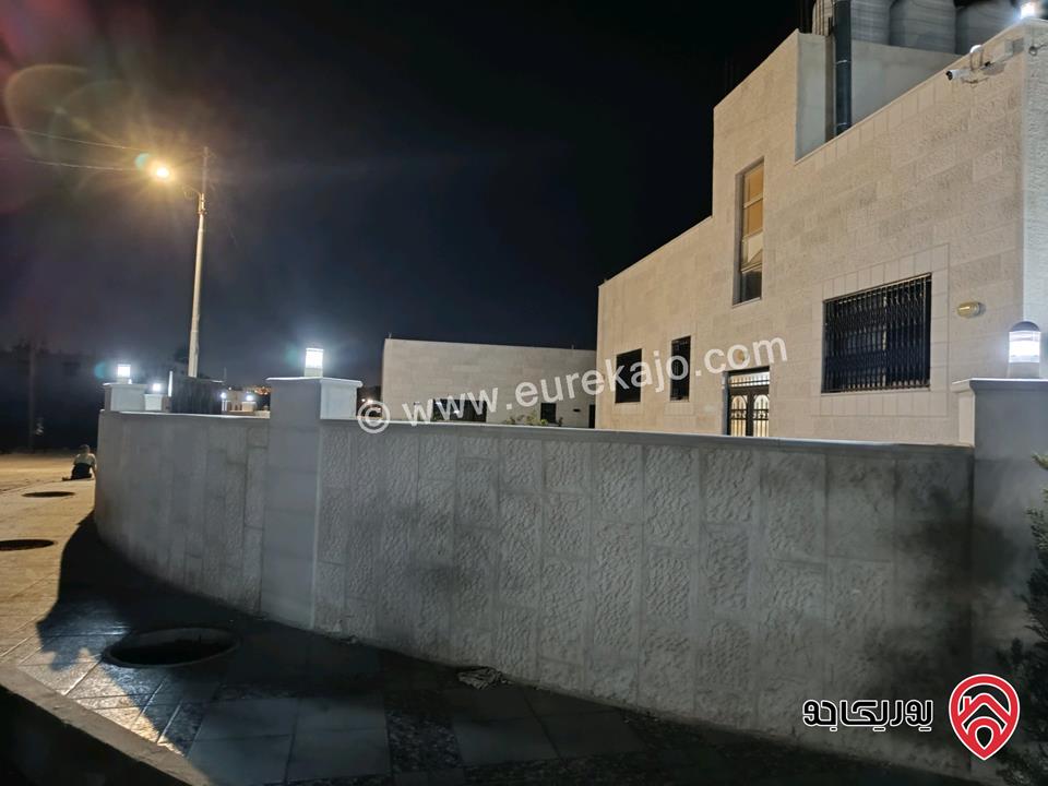 بيت حديث البناء مساحة 213م على شارعين أرض 605م للبيع في عمان - خشافية الشوابكة 