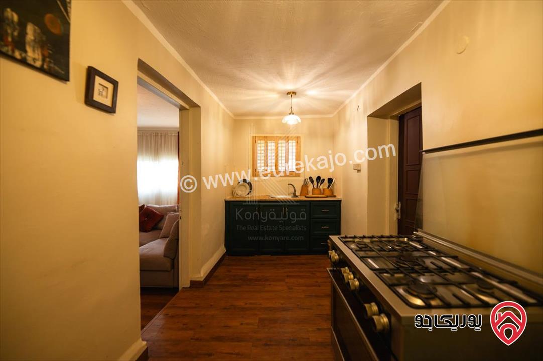 شقة مفروشة طابق أول مساحة 77م داخلي و 200م خارجي للايجار في جبل عمان