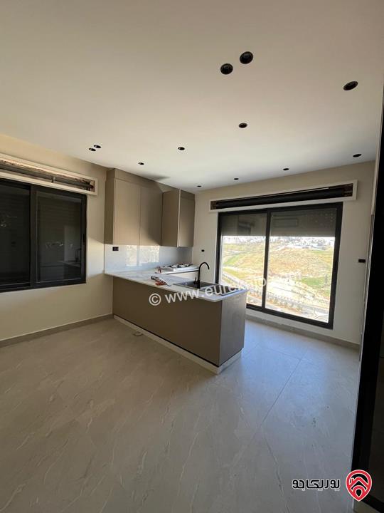 شقة مساحة 90م طابق أول للبيع في عمان - الذراع الغربي من المالك مباشرة مع مطبخ راكب