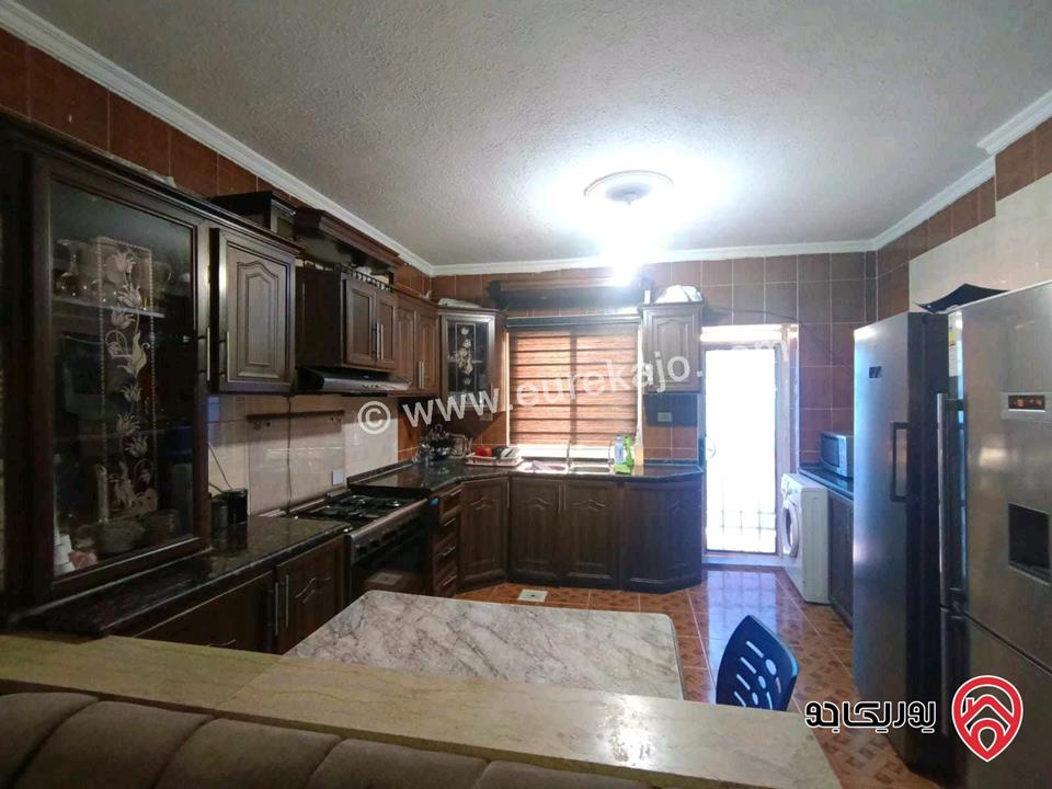 شقة طابق ثالث مساحة 150م للبيع في الزرقاء - ضاحية مكة