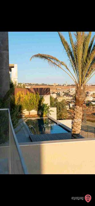 فيلا فاخرة مساحة 700م على أرض 720م للبيع في عمان - دابوق