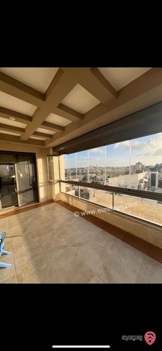 شقة طابقية طابق ثالث مساحة 367م للبيع في عمان - دابوق