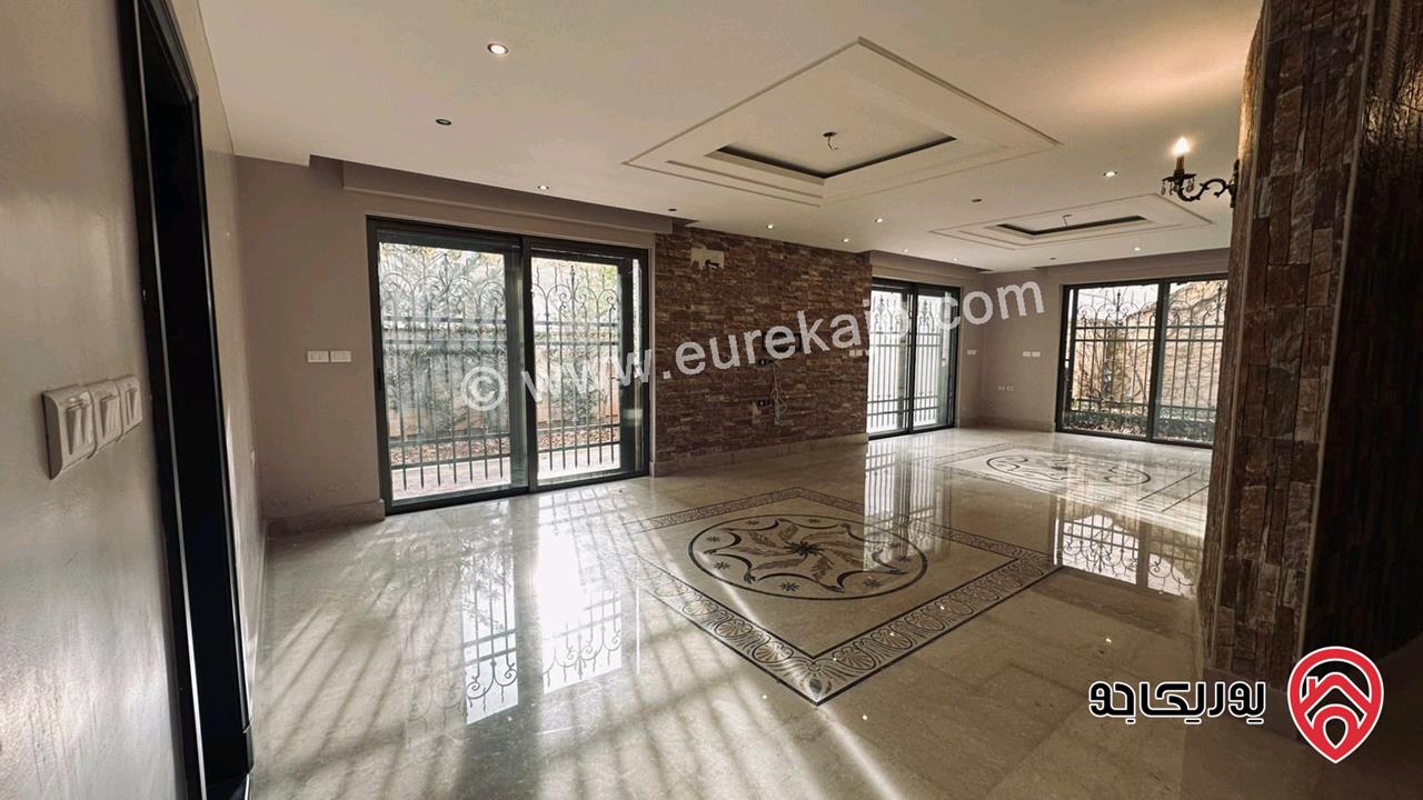 فيلا فاخرة مساحة البناء 886م على ارض 843م للبيع في عمان - اجمل مناطق الجبيهة