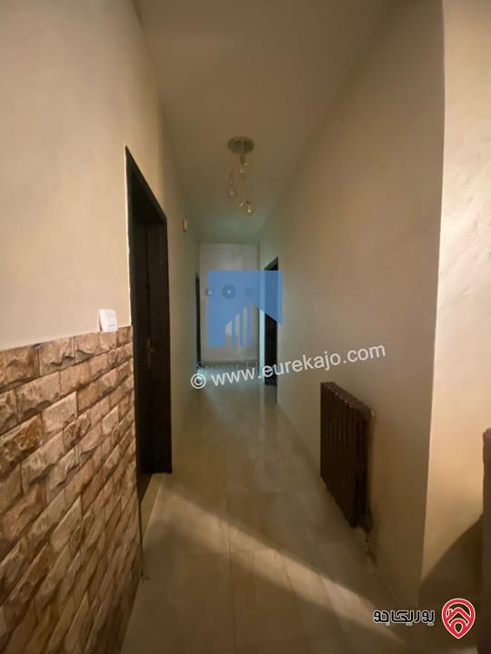 شقة مفروشة طابق ثاني 177م مع حديقة وترس 100م للبيع في عمان - تلاع العلي